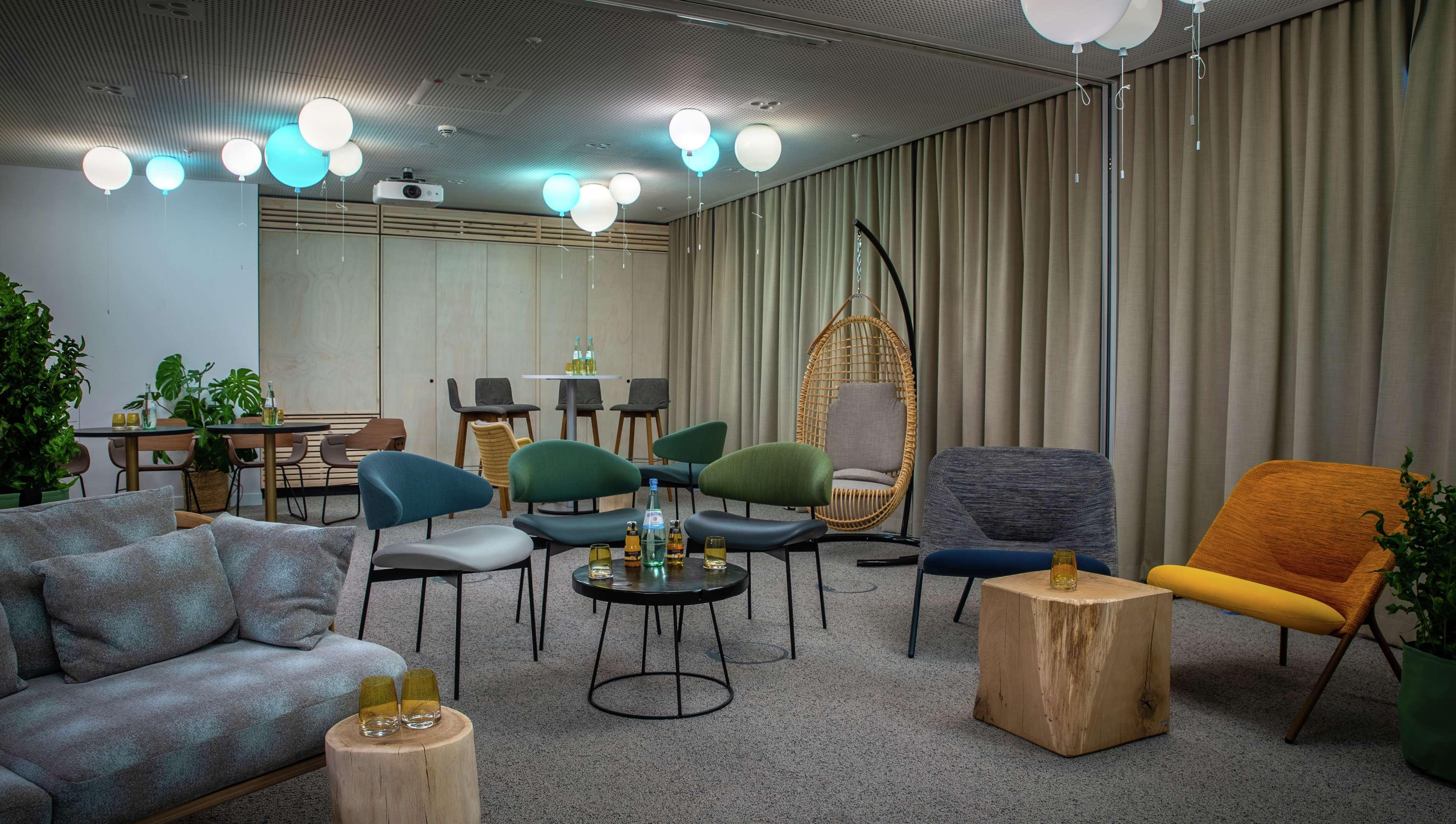 Hilton Garden Inn Mannheim Bagian luar foto