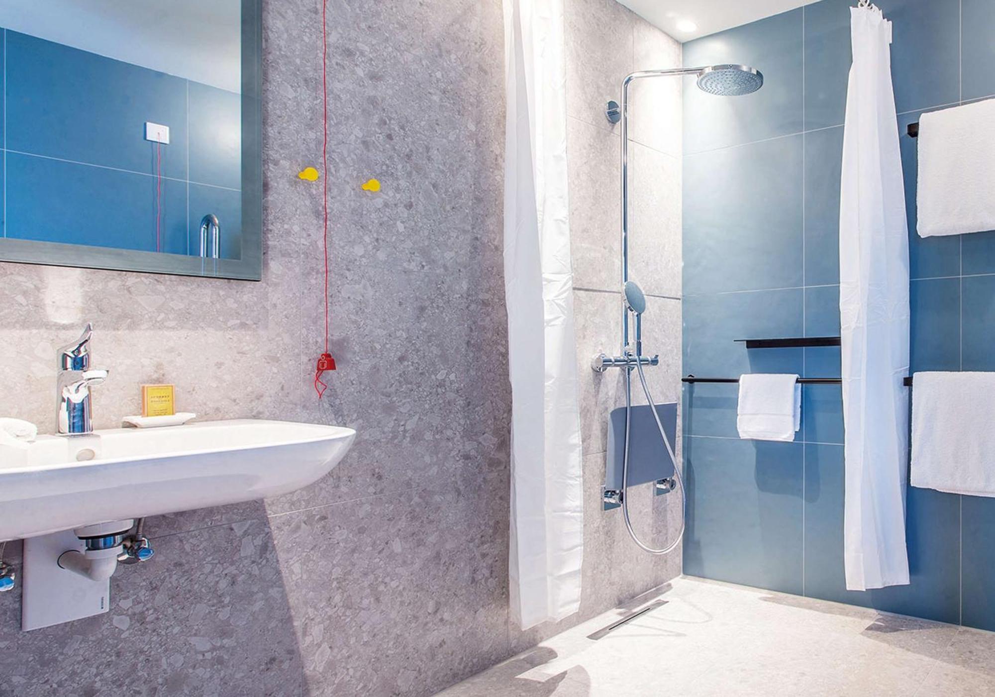 Hilton Garden Inn Mannheim Bagian luar foto