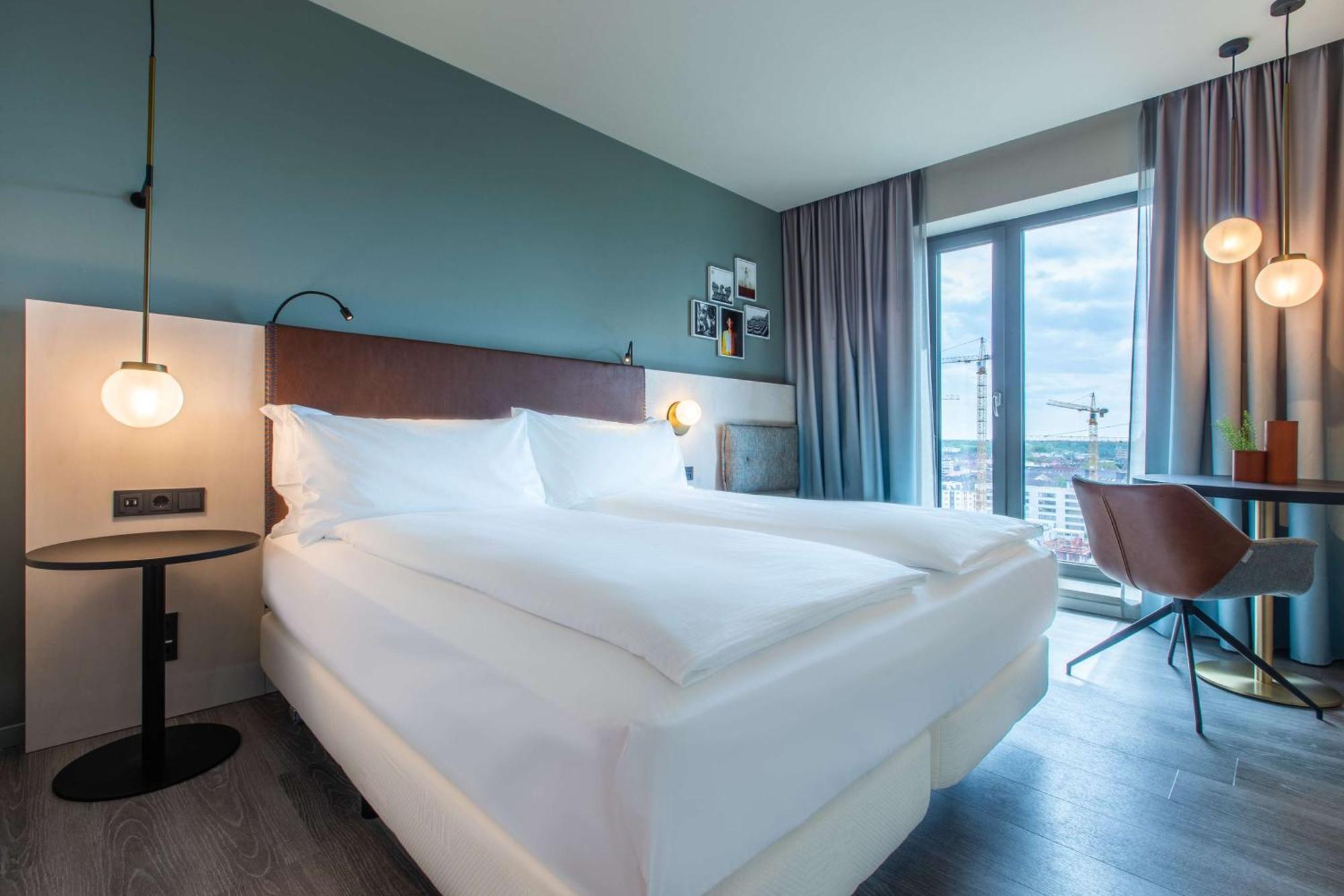 Hilton Garden Inn Mannheim Bagian luar foto