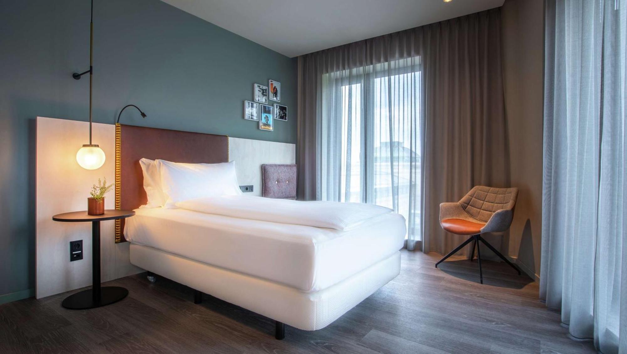 Hilton Garden Inn Mannheim Bagian luar foto