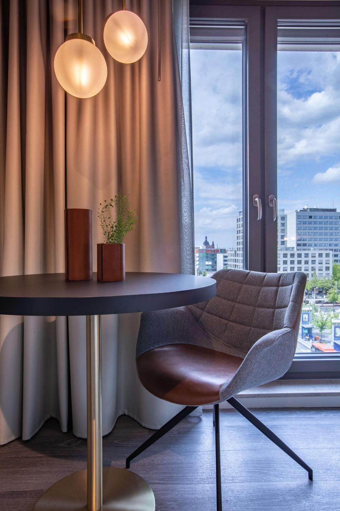 Hilton Garden Inn Mannheim Bagian luar foto