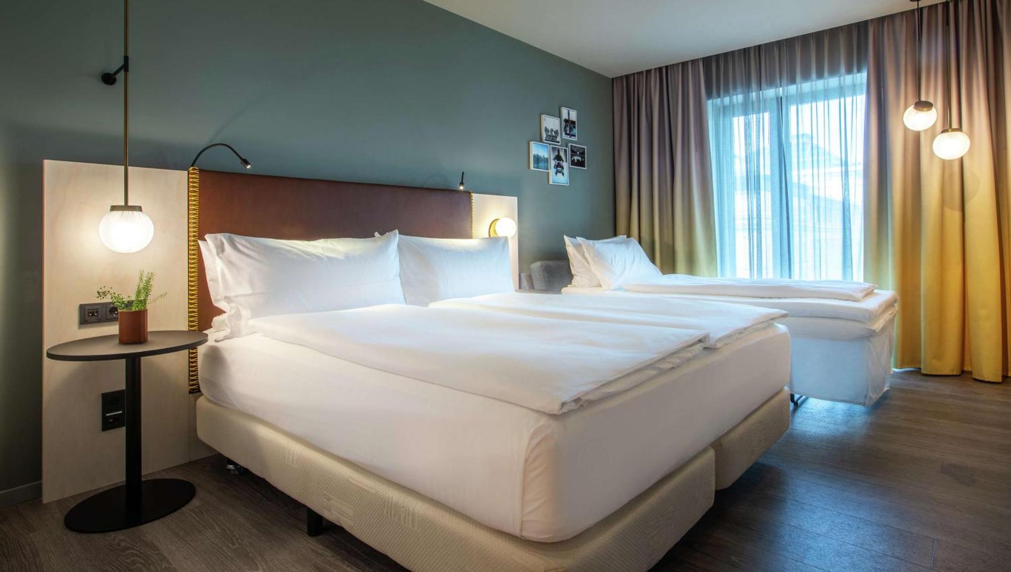 Hilton Garden Inn Mannheim Bagian luar foto