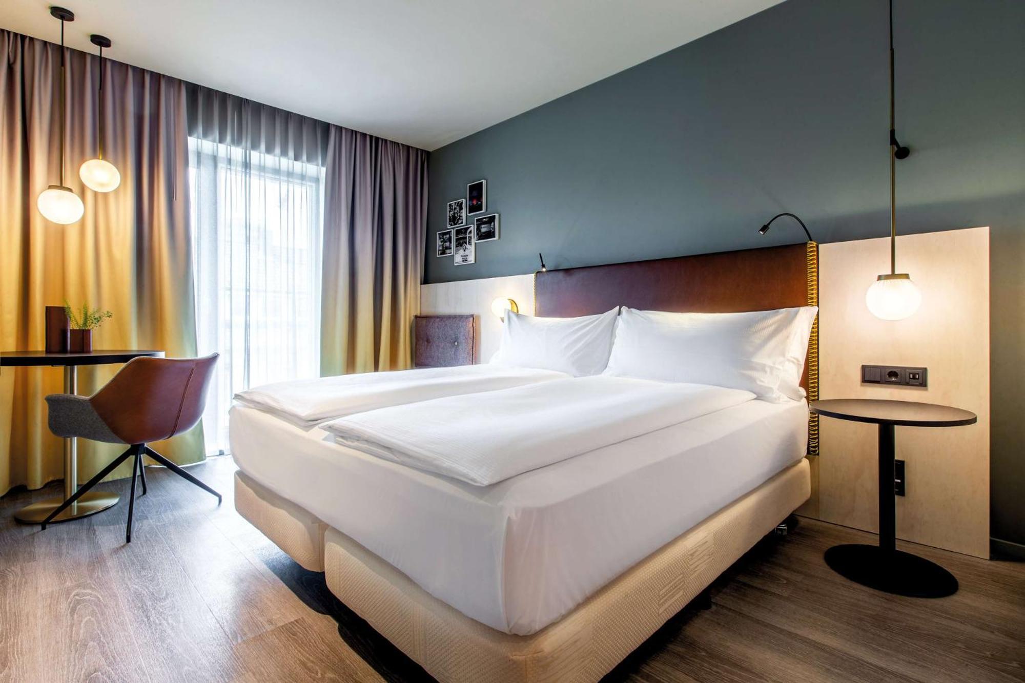 Hilton Garden Inn Mannheim Bagian luar foto