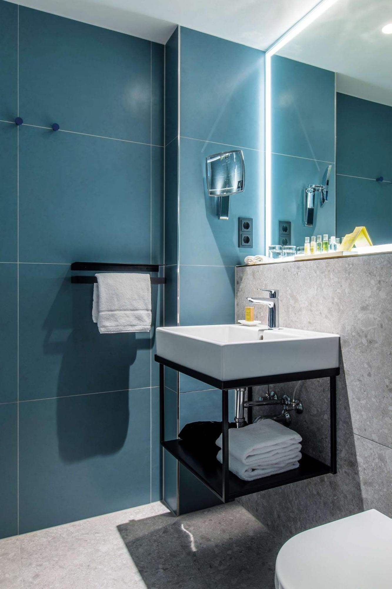 Hilton Garden Inn Mannheim Bagian luar foto