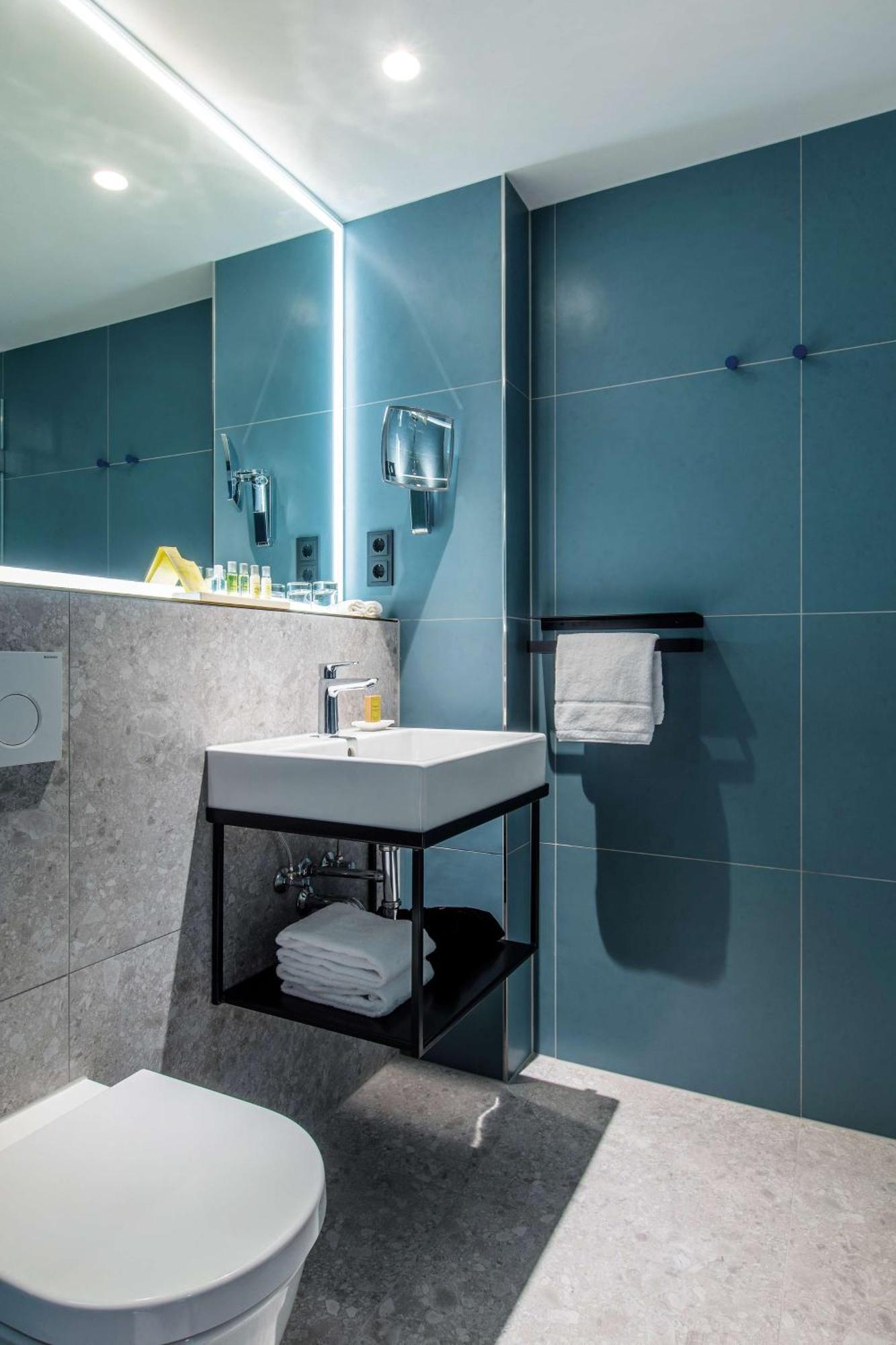 Hilton Garden Inn Mannheim Bagian luar foto