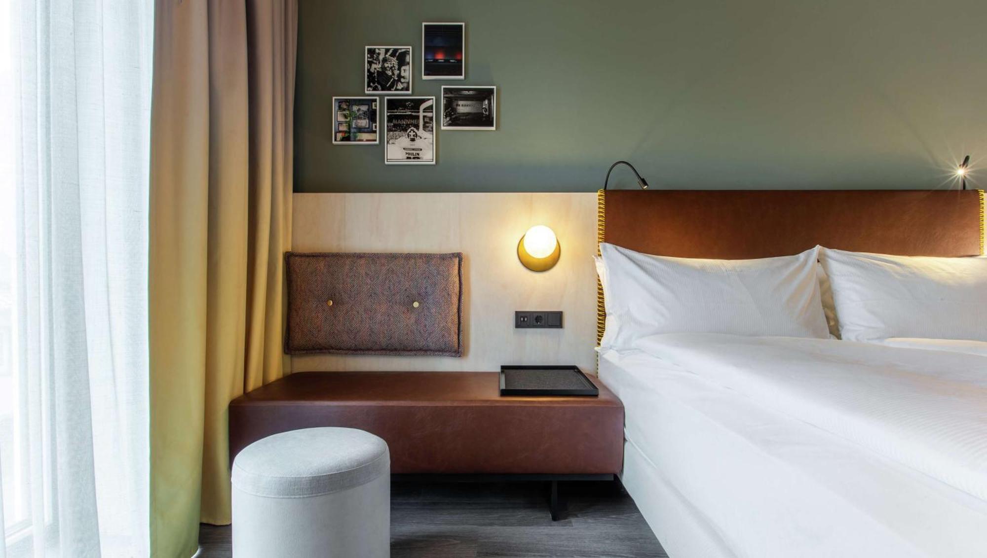 Hilton Garden Inn Mannheim Bagian luar foto